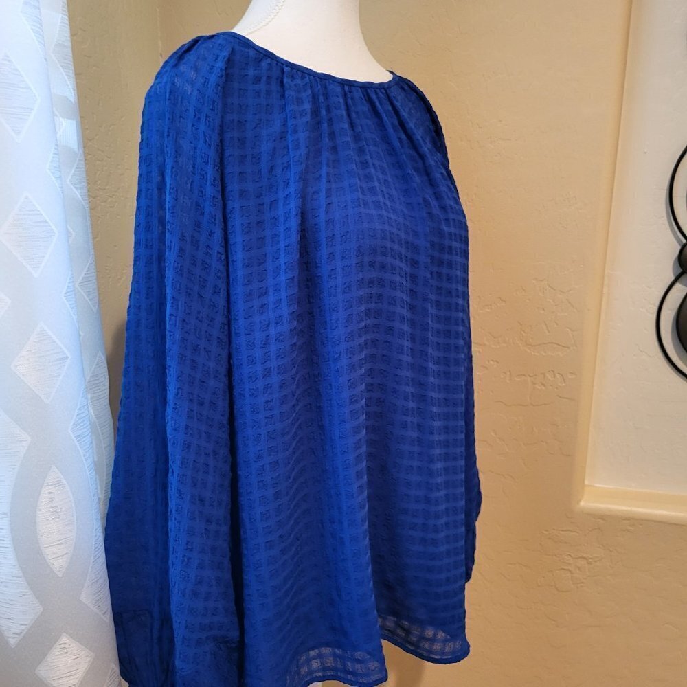 Calvin Klein Long Sleeve Textured round Neck Blouse - Klein Blue - Size M - NWT - Picture 4 of 9